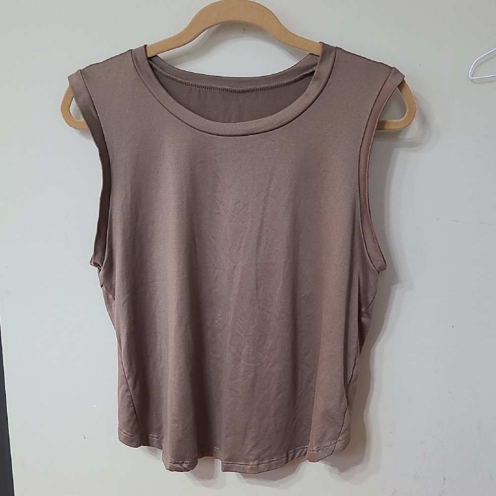 good hYOUman Tan Open Back Muscle Tee Size Medium
